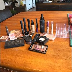 Make Up Lot and acrylic organizer